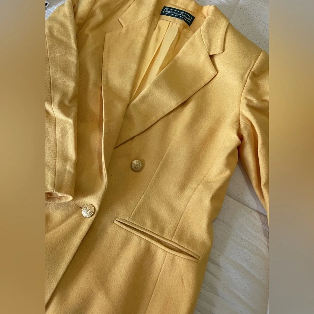 Vintage women butter‎ yellow Blazer size 10